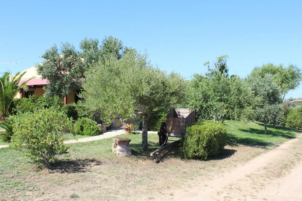 Alloggio per agriturismo Agriturismo Campesi Casale Tra Le Vigne Aglientu