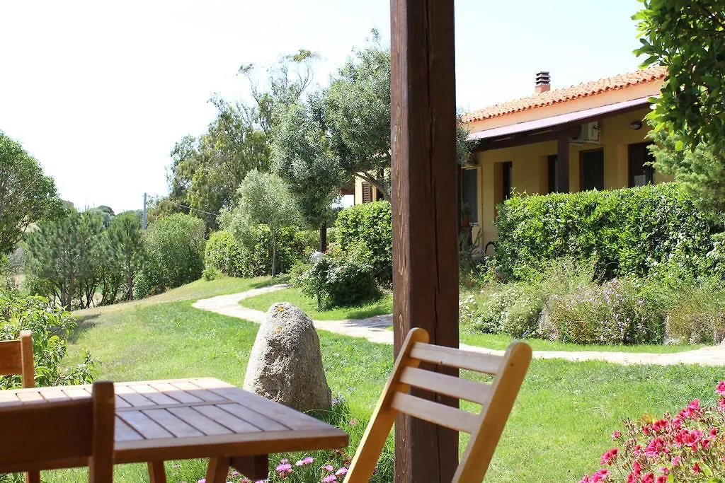 Agriturismo Campesi Casale Tra Le Vigne Aglientu 0*,