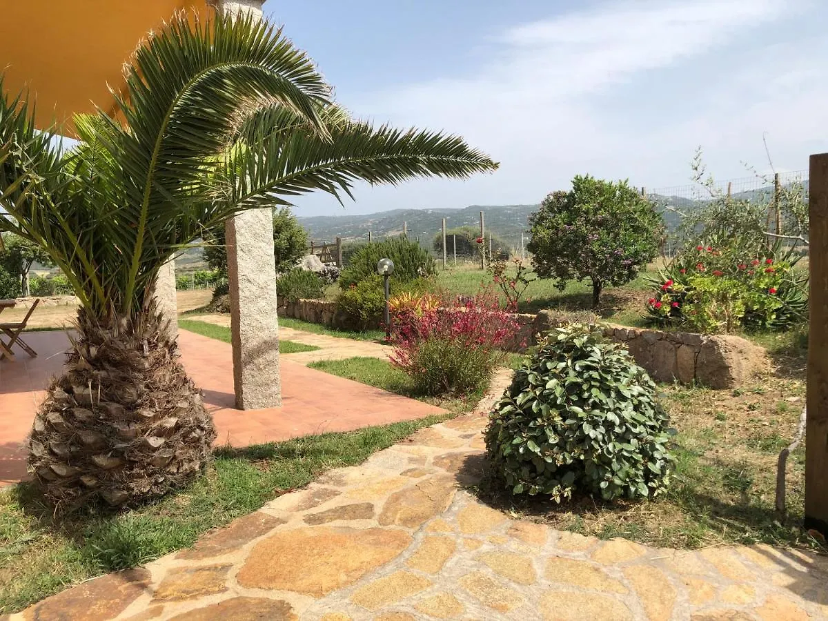Agriturismo Campesi Casale Tra Le Vigne Aglientu